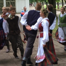 Gimnazijos atstovai Lietuvos šimtmečio Dainų šventėje (Foto: D. Šulcas ir A. Ručienė)