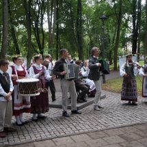 Gimnazijos atstovai Lietuvos šimtmečio Dainų šventėje (Foto: D. Šulcas ir A. Ručienė)