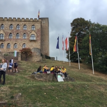 „Get together and follow democracy“ – europäisches Demokratiefest im und rund um das Hambacher Schloss - ein Jugendbeteiligungsprojekt der Partnerkommunen Bergstraße, Lampertheim und Schweidnitz (Polen) (Foto: J. Hörl)