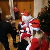 Kalėdų senelis šeštadieninėje mokyklėlėje (Foto: R. Lendraitis)