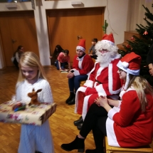 Kalėdų senelis šeštadieninėje mokyklėlėje (Foto: R. Lendraitis)