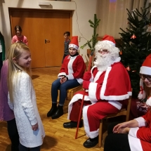 Kalėdų senelis šeštadieninėje mokyklėlėje (Foto: R. Lendraitis)