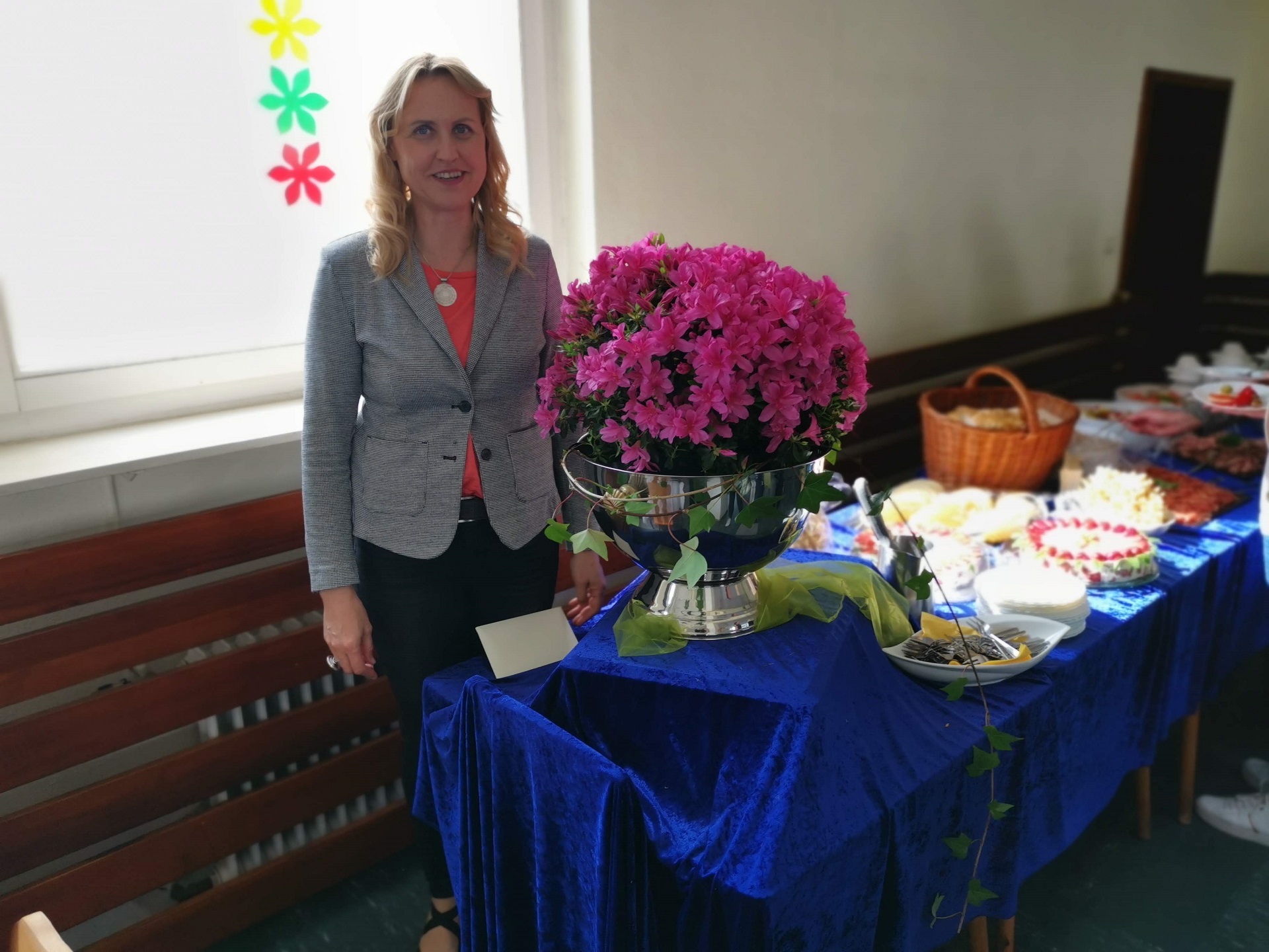 Nuoširdžiai sveikiname Vasario 16-osios gimnazijos direktorę Rasą Weiß, balandžio mėnesį šventusią savo 50-metį! (Foto: R> Lendraitis)