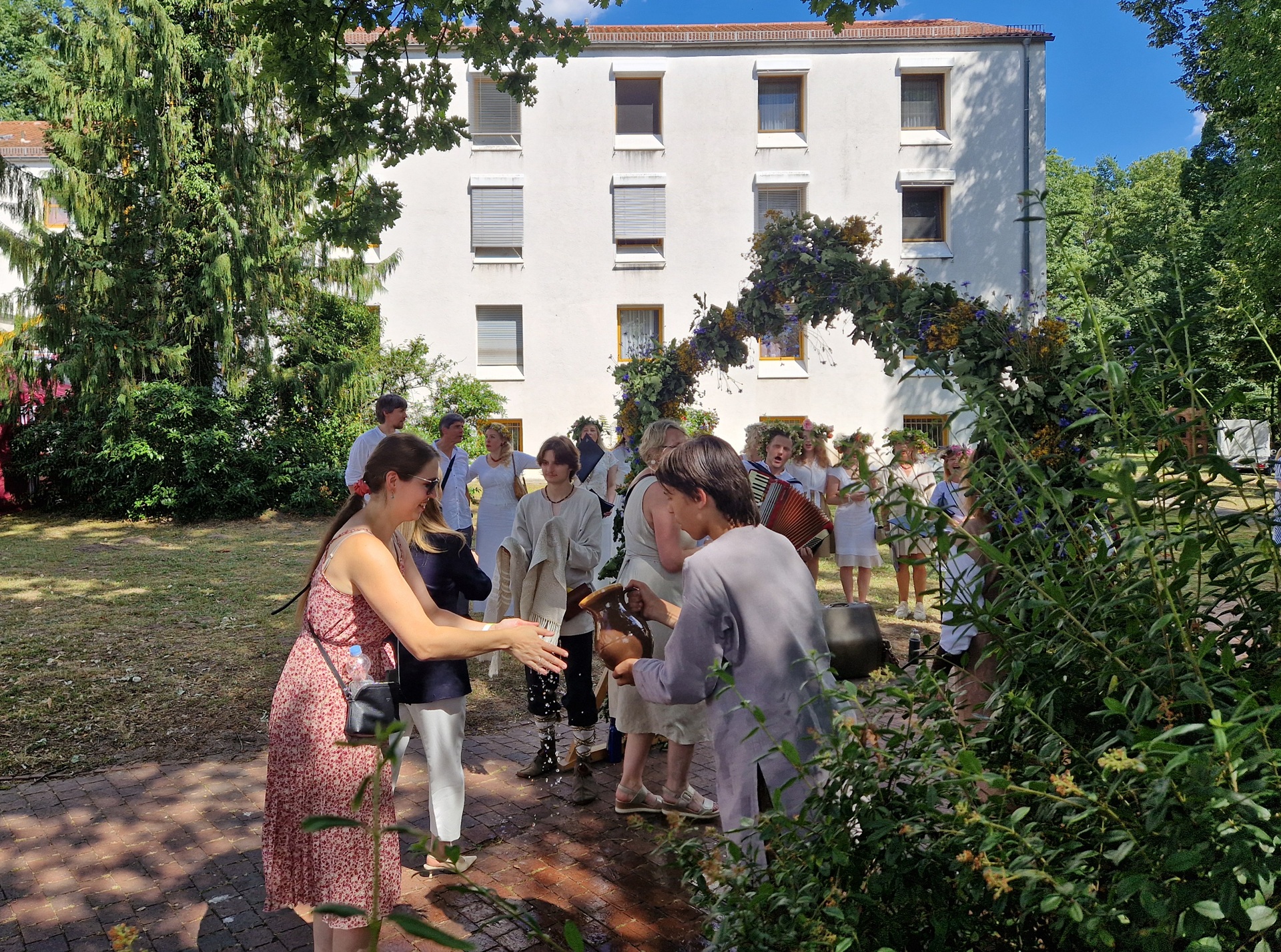 Joninės ir Vasario 16-osios gimnazijos 75-metis (Foto: A. Geibel)