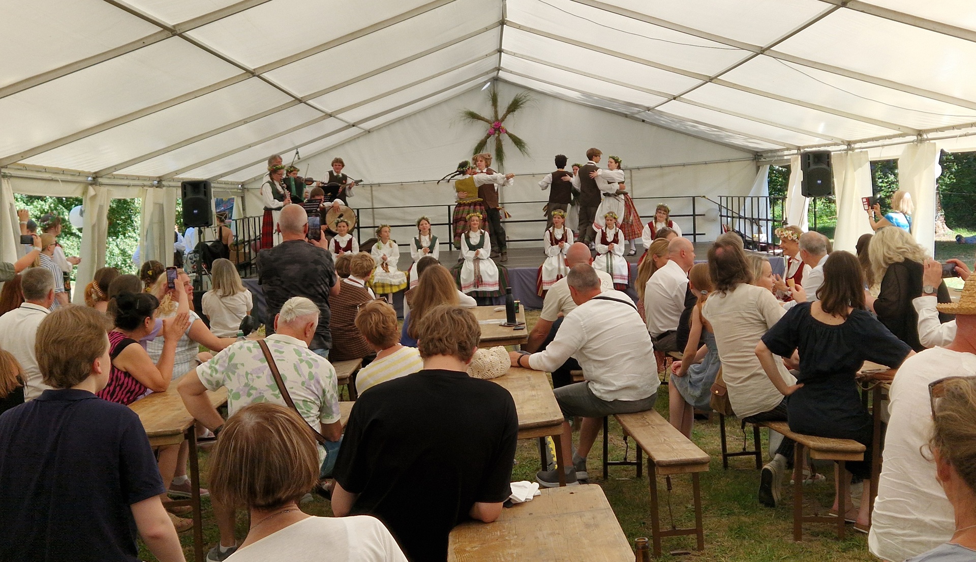 Joninės ir Vasario 16-osios gimnazijos 75-metis (Foto: A. Geibel)