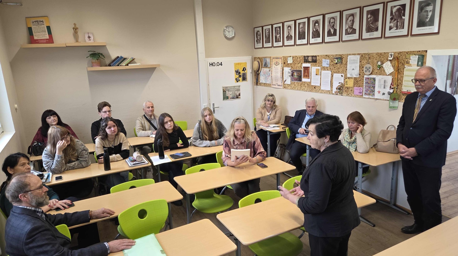 Knyga jungia lietuvius visame pasaulyje