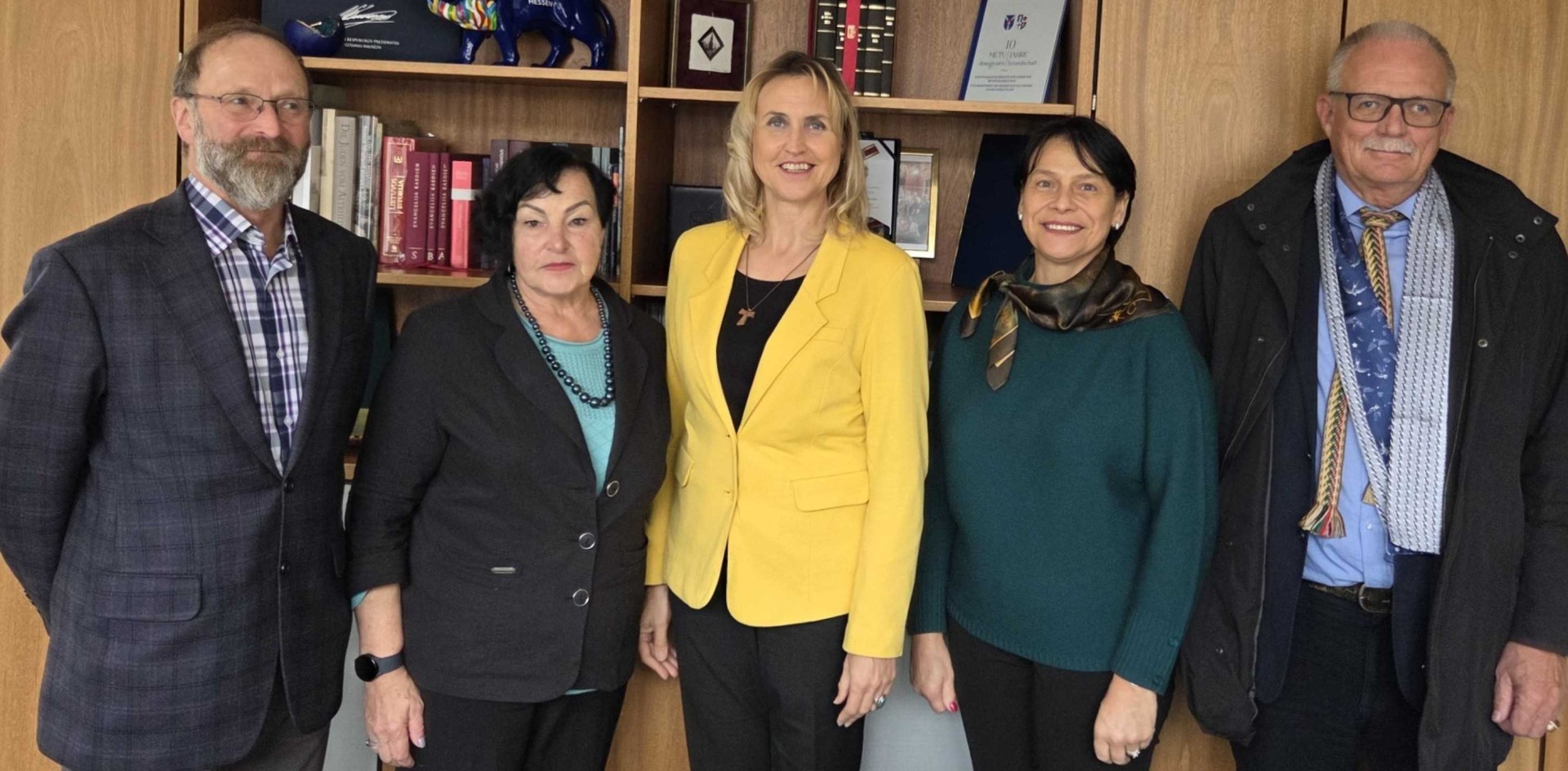 Knyga jungia lietuvius visame pasaulyje