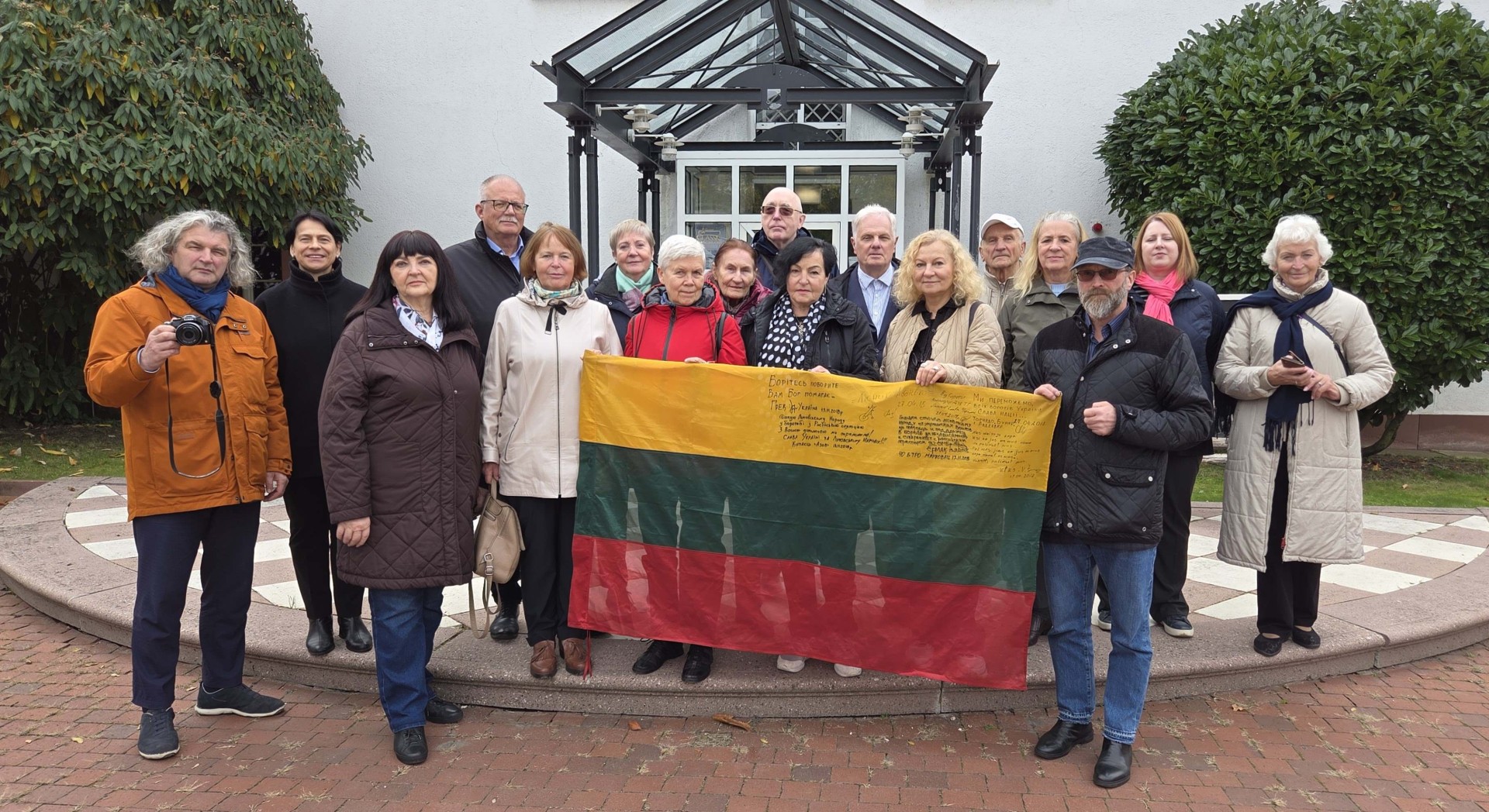 Knyga jungia lietuvius visame pasaulyje