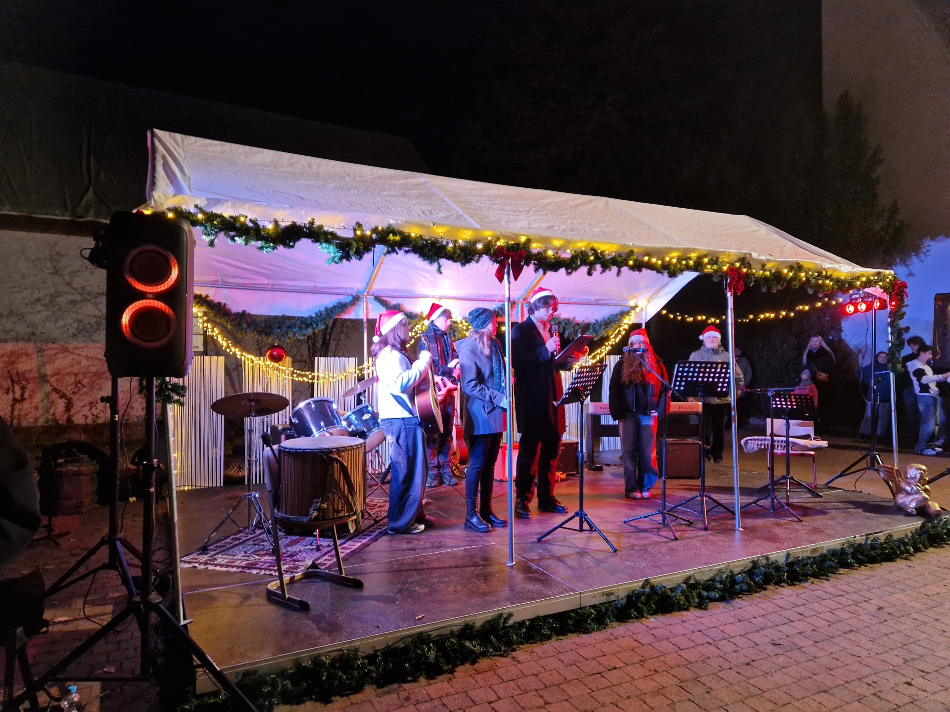 Kalėdų šventė po atviru dangumi