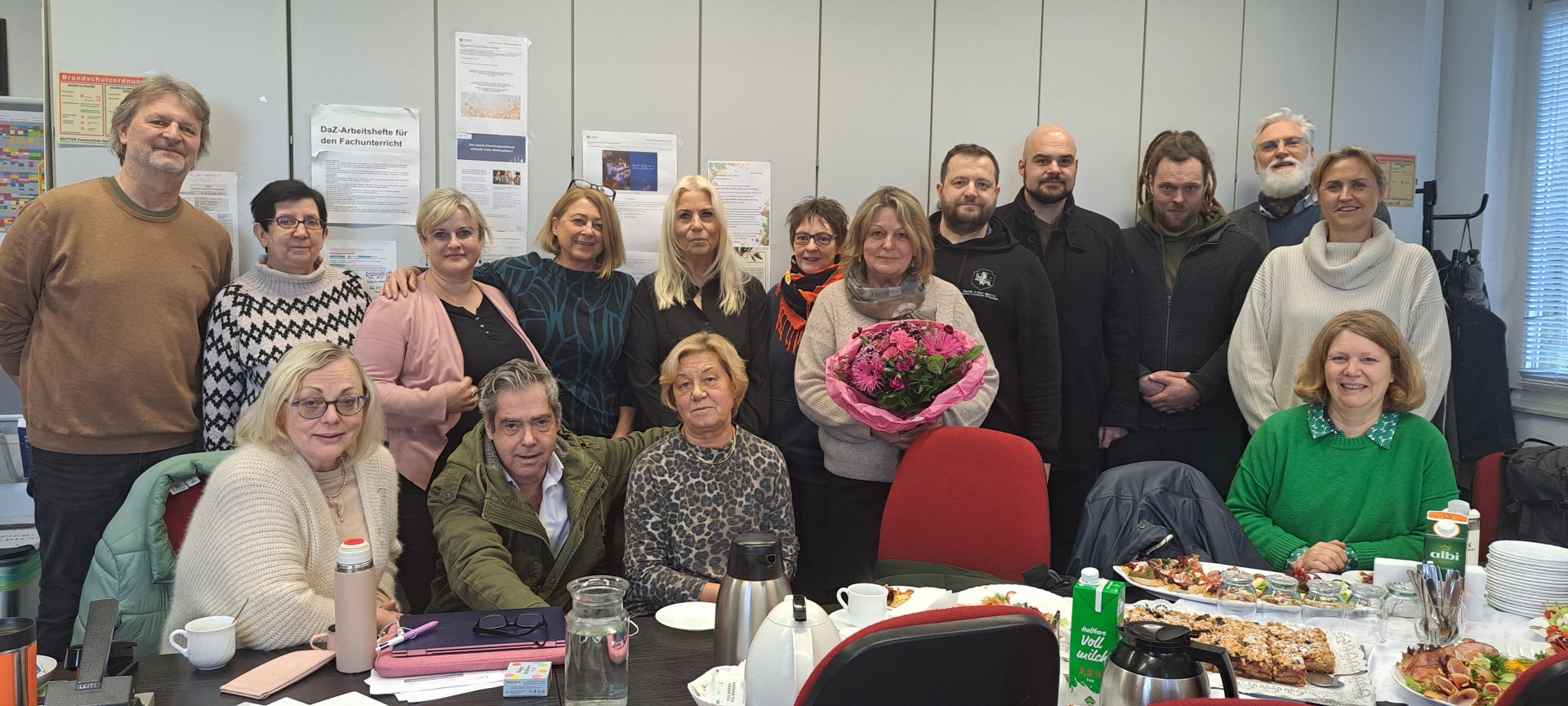 Nuoširdžiai sveikiname!