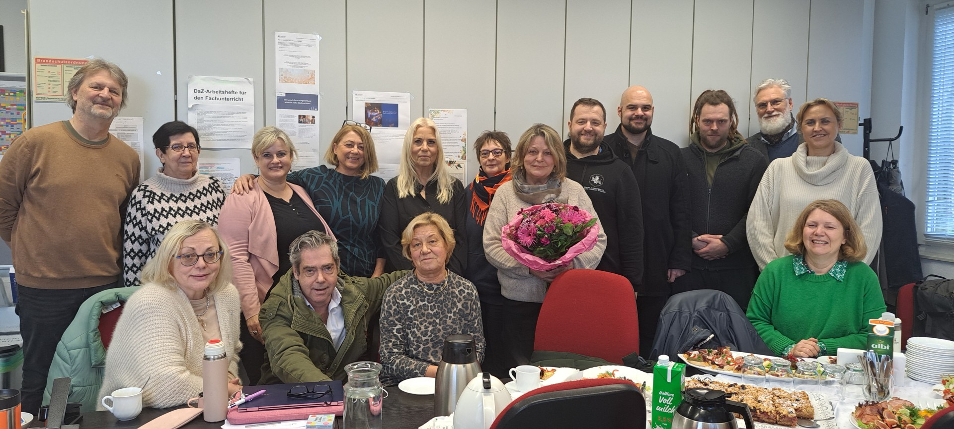 Nuoširdžiai sveikiname!