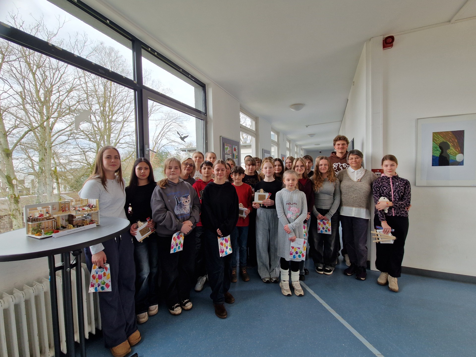 Dešimtoji jaunųjų dailininkų paroda – kūrybos šventė gimnazijoje