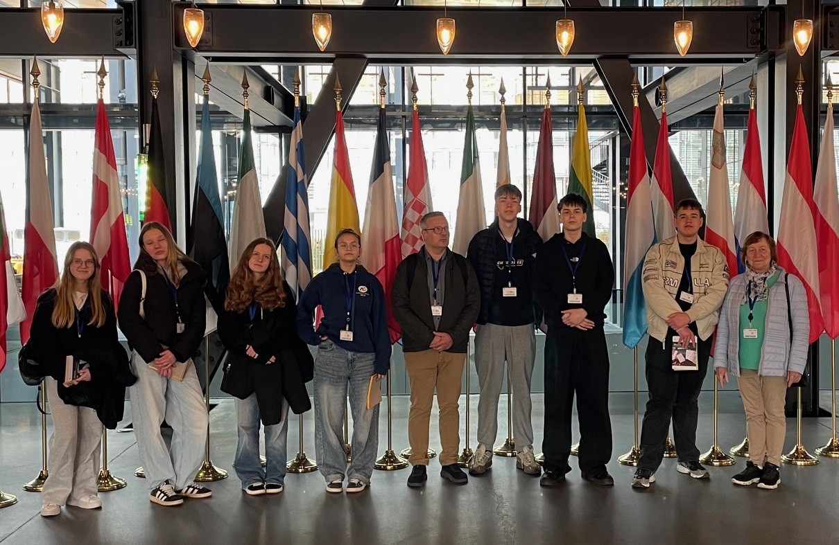 Vasario 16-osios gimnazijos ir Liuksemburgo ateitininkų susitikimas