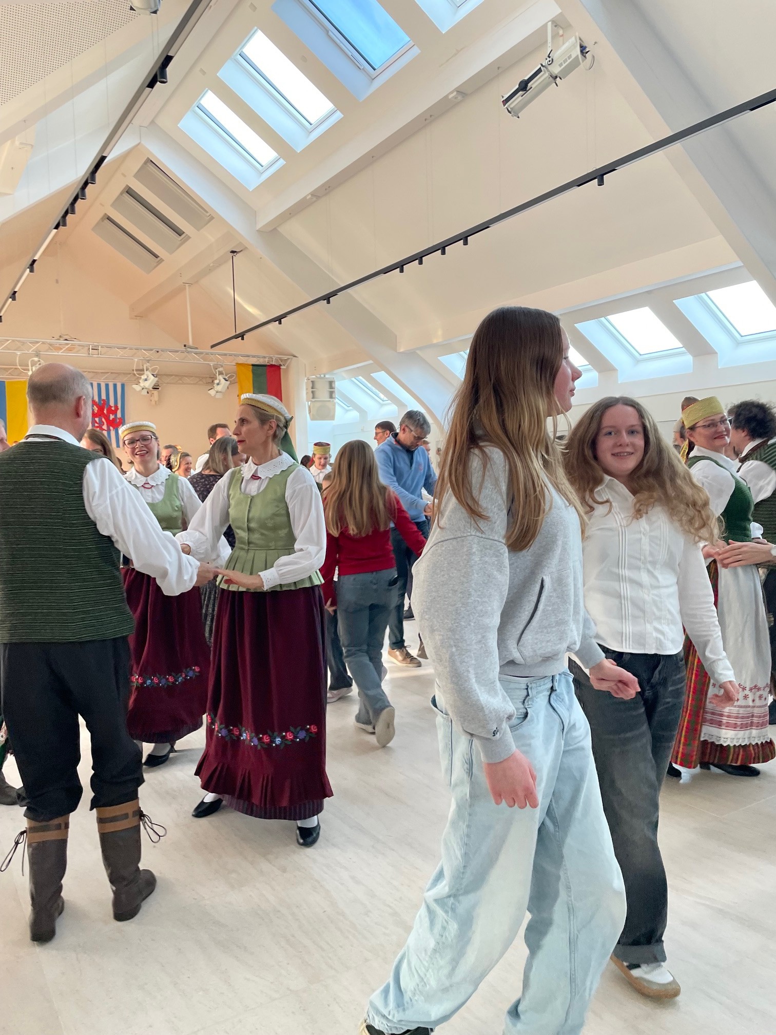 Vasario 16-osios gimnazijos ir Liuksemburgo ateitininkų susitikimas