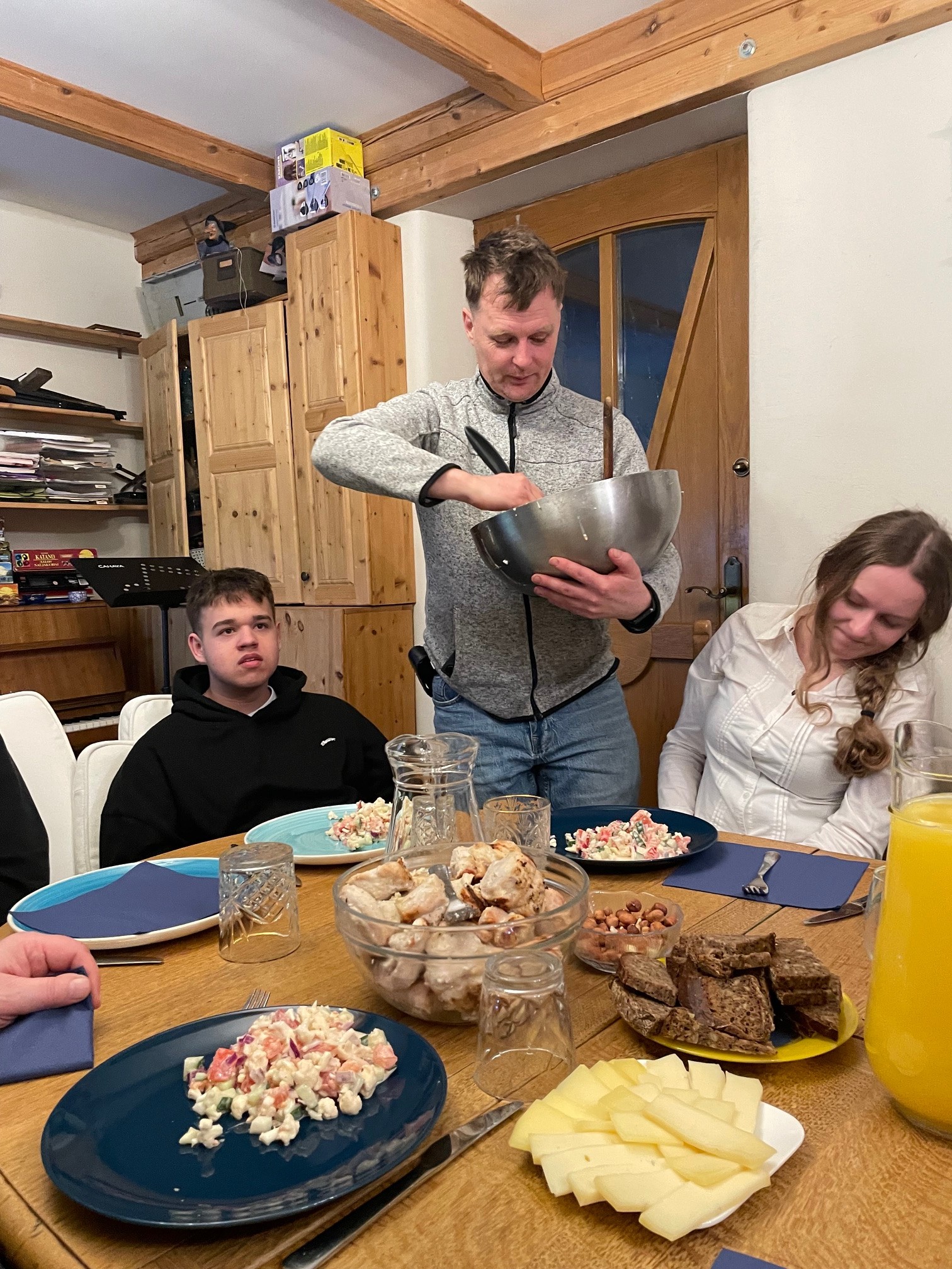 Vasario 16-osios gimnazijos ir Liuksemburgo ateitininkų susitikimas