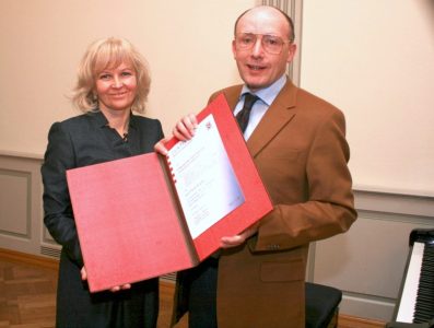 Vasario 16-osios gimnazijai oficialiai įteiktas Hesseno žemės švietimo ministerijos gabių vaikų ugdymo sertifikatas