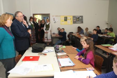 Landtagspräsident Norbert Kartmann zu Gast beim Litauischen Gymnasium