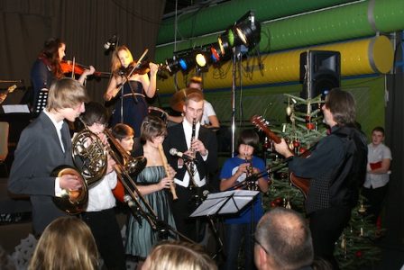 Tradition und Moderne bei der Weihnachtsfeier des Litauischen Gymnasiums