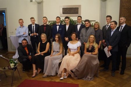 Auf zu neuen Wegen – Zeugnisübergabe bei Akademischer Feier im Litauischen Gymnasium