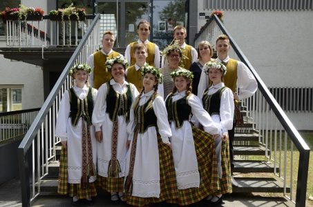 Svečiuose – „Vilniaus lietuvių namų“ gimnazistai