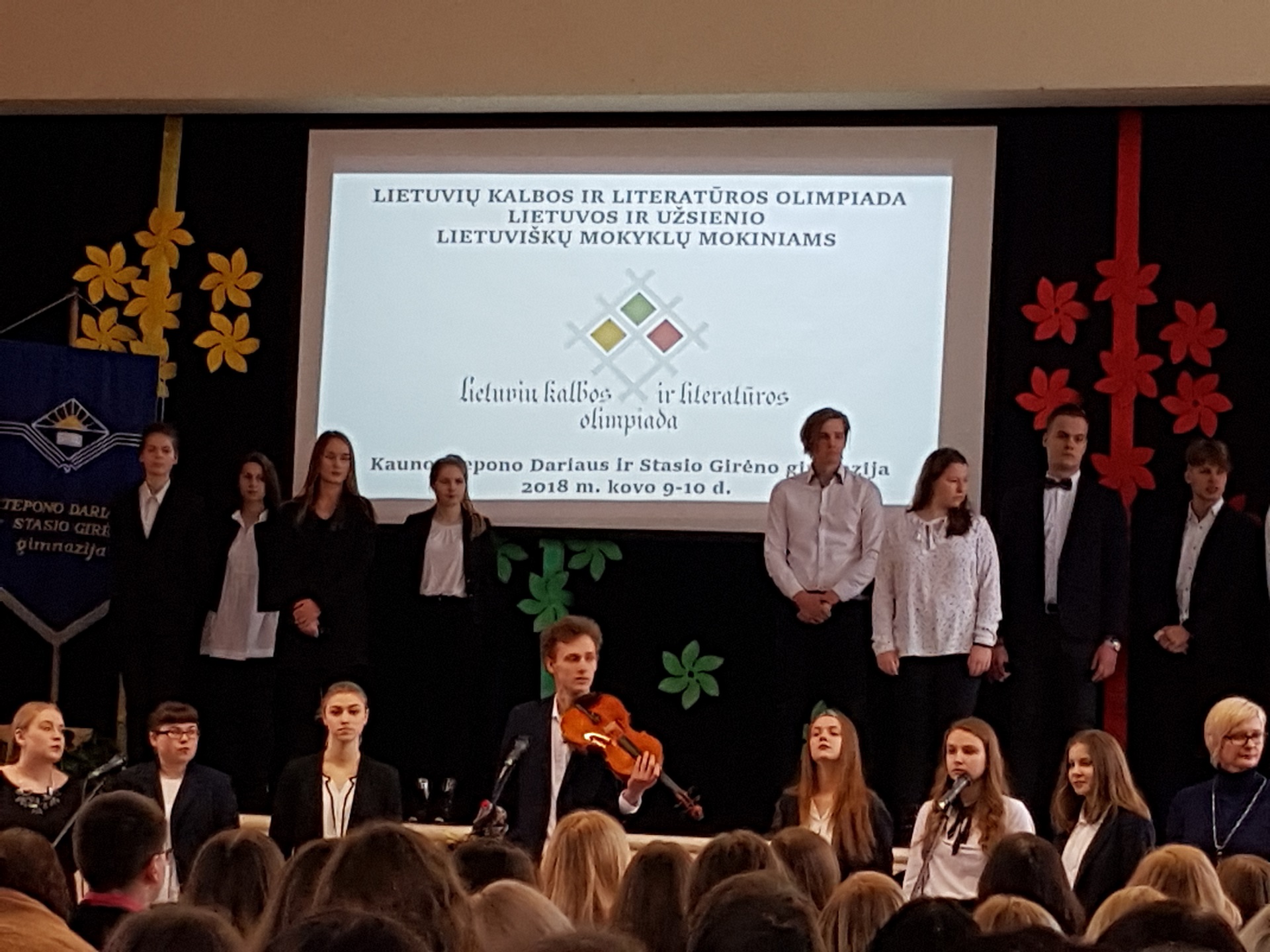 Mūsų gimnazistės – Lietuvių kalbos ir literatūros olimpiados nugalėtojos! (Foto: A. D'Elia)