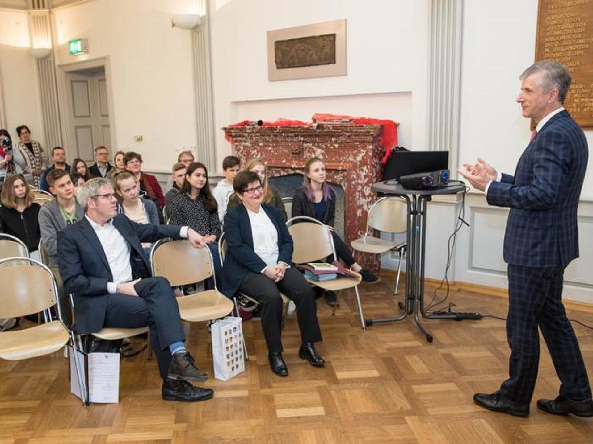 Wissenschaftlicher Vortrag im Litauischen Gymnasium zum Thema „Deutschland und Litauen: Bilaterale Beziehungen und sicherheitspolitische Aufgaben“