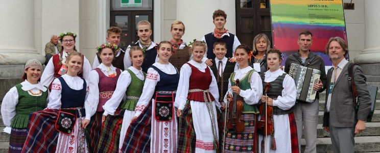 Gimnazijos atstovai Lietuvos šimtmečio Dainų šventėje, 2018