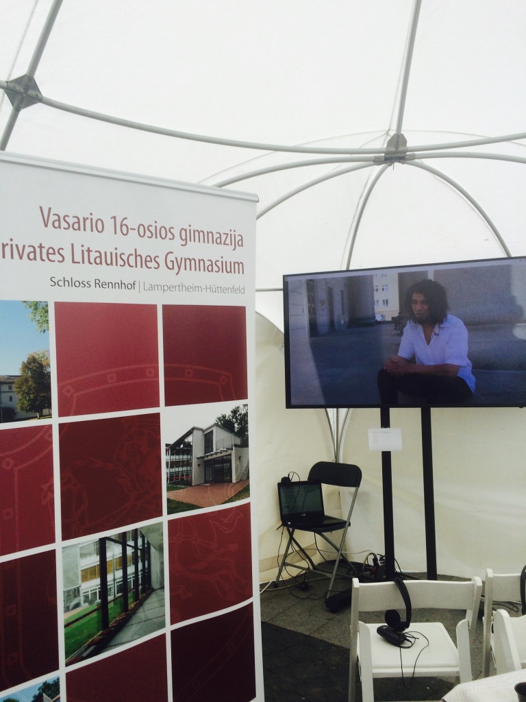 Vasario 16 gimnazijos pristatymas Vilniuje, Rotušės aikštėje (Foto: E. Jankūnas)