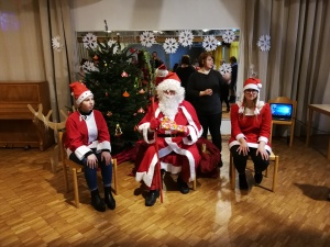 Kalėdų senelis šeštadieninėje mokyklėlėje (Foto: R. Lendraitis)