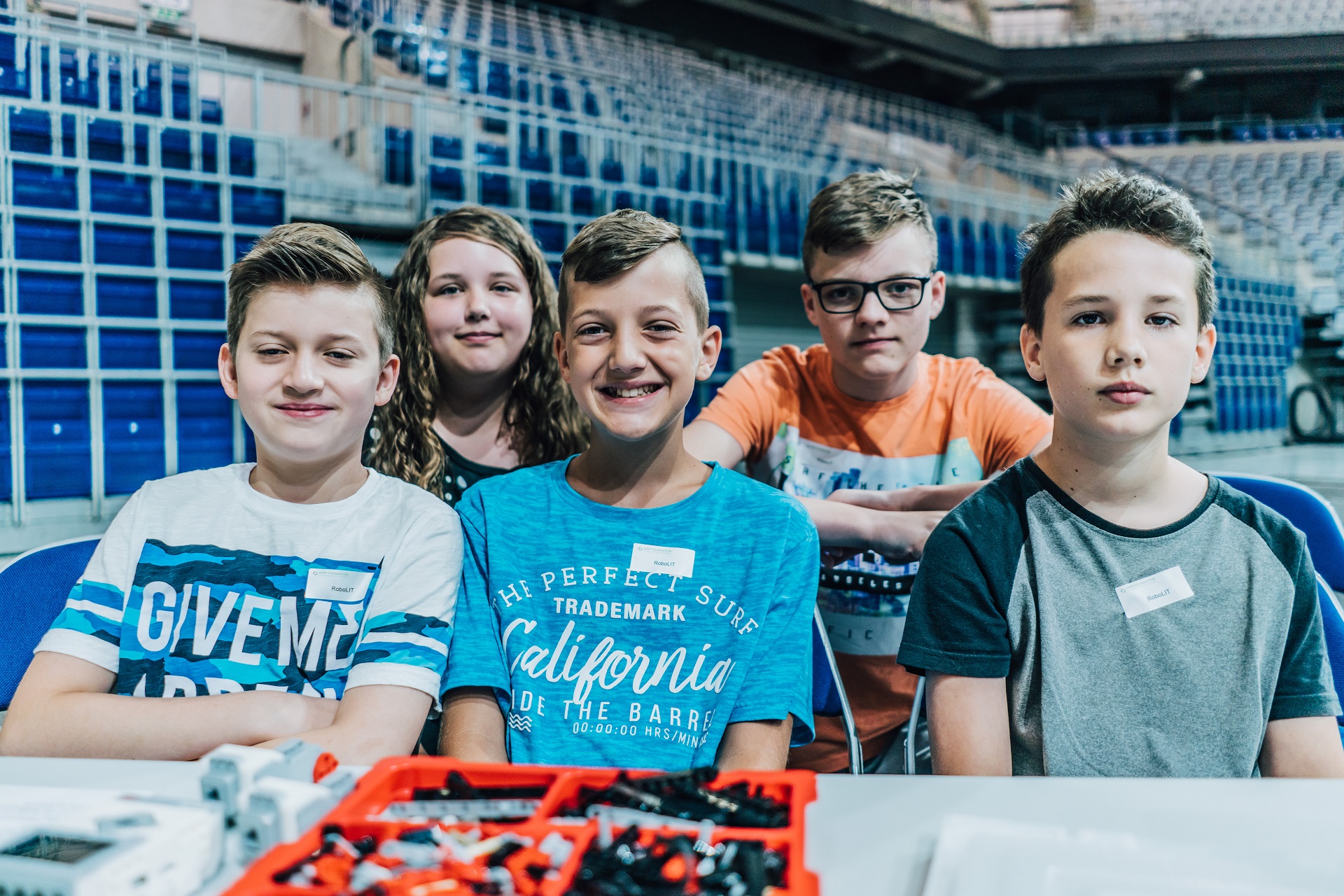 Mūsų gimnazistų debiutas Hopp fondo organizuotame LEGO-Mindstorms robotikos konkurse