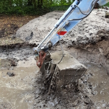 Baggeraktion für den Teich (Foto: Dr. A. Weber)