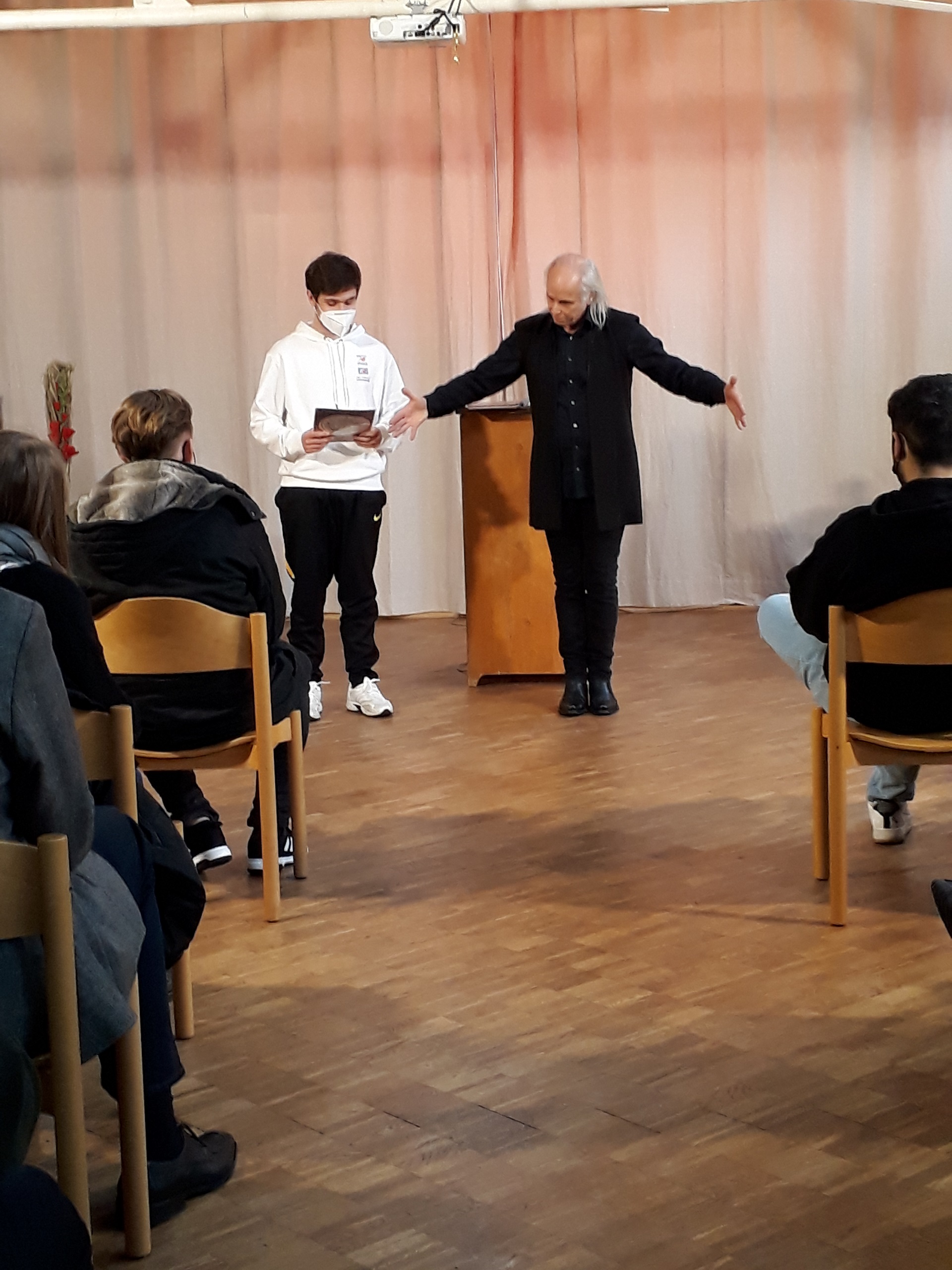 Der Tragödie erster Teil – „Faust I“ im Internatssaal (Foto: Dr. G. Hoffmann)