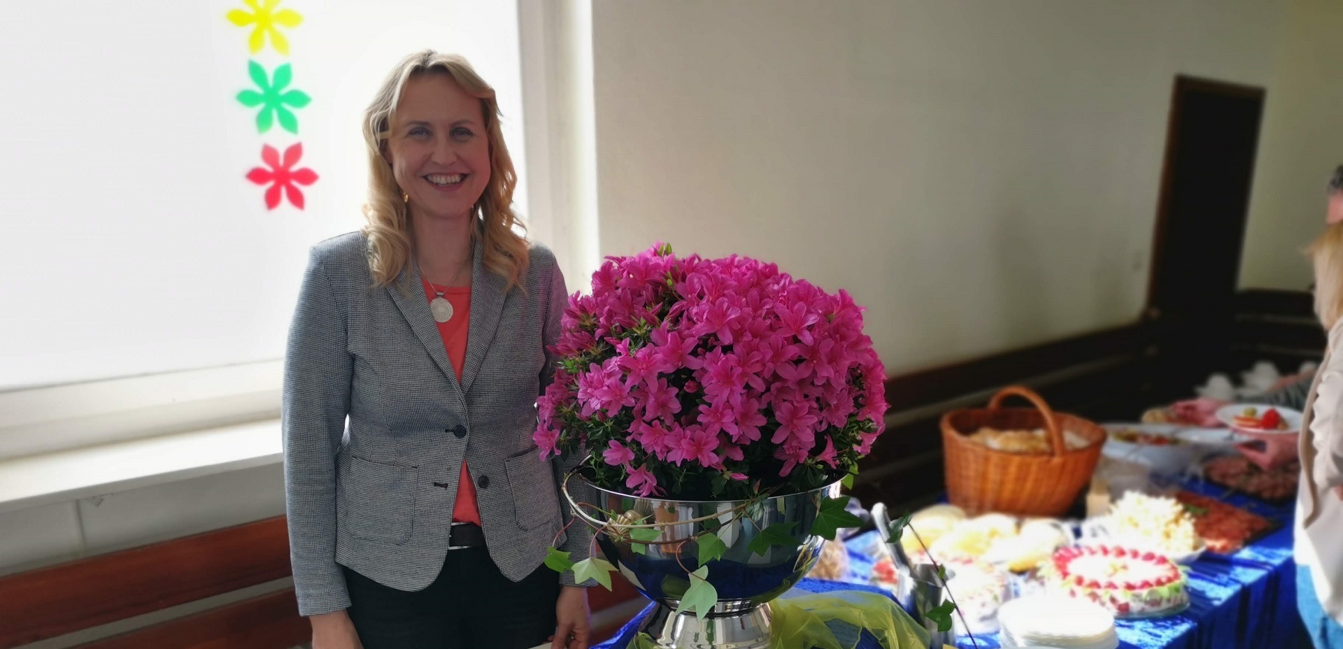 Nuoširdžiai sveikiname Vasario 16-osios gimnazijos direktorę Rasą Weiß, balandžio mėnesį šventusią savo 50-metį!