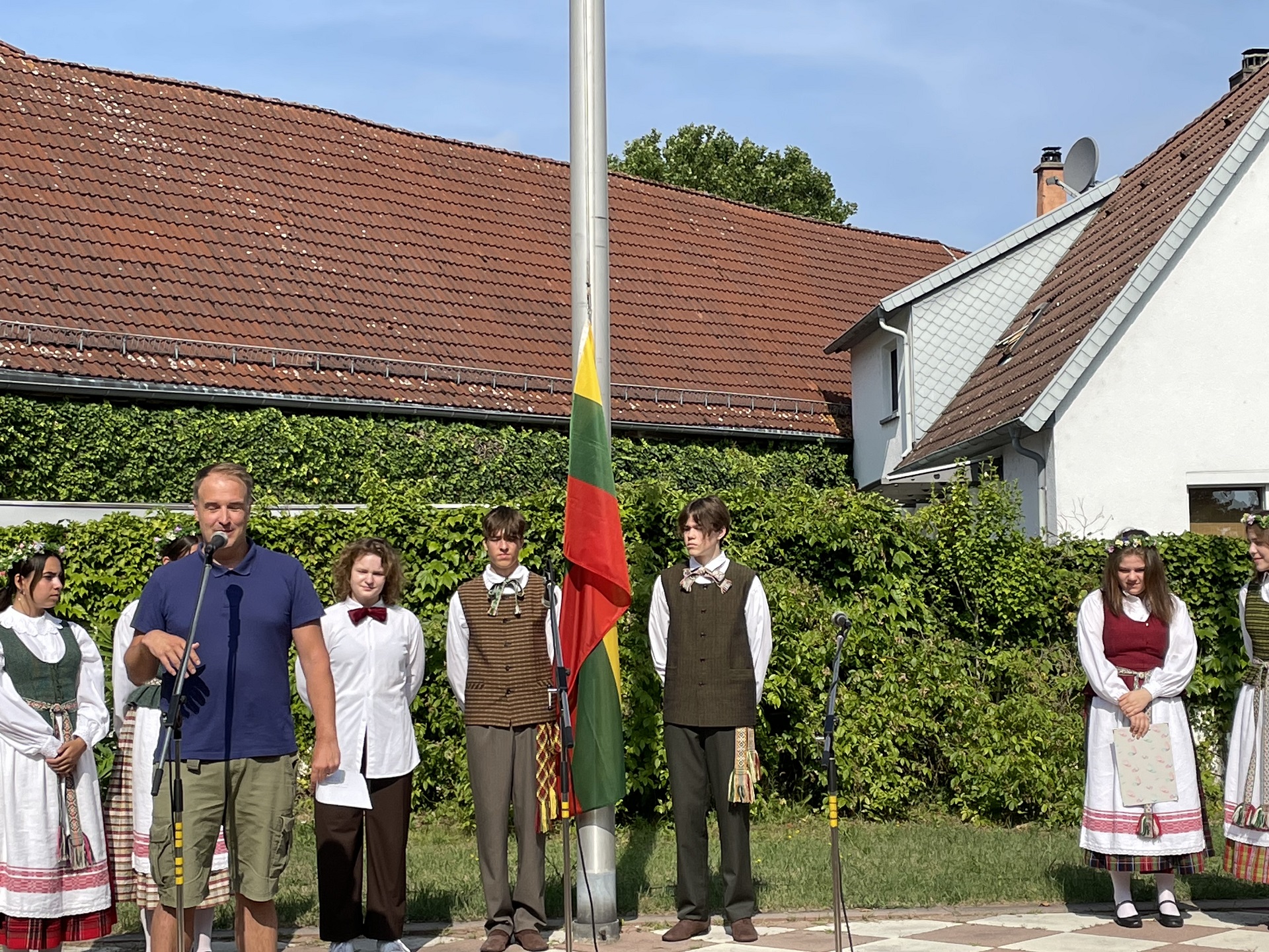 Karaliaus Mindaugo karūnavimo diena gimnazijoje (Foto: D. Kriščiūnienė)