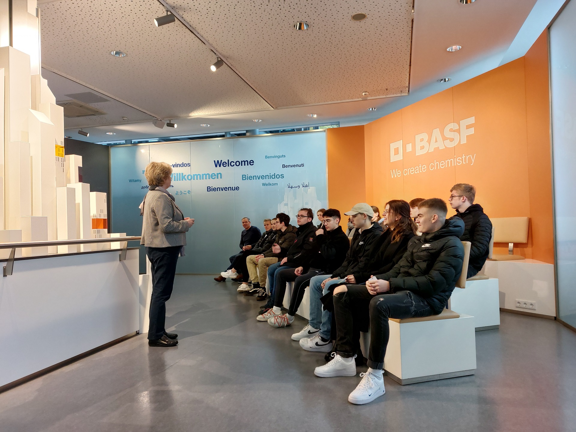 Werksbesichtigung bei der BASF (Foto: Dr. G. Hoffmann)