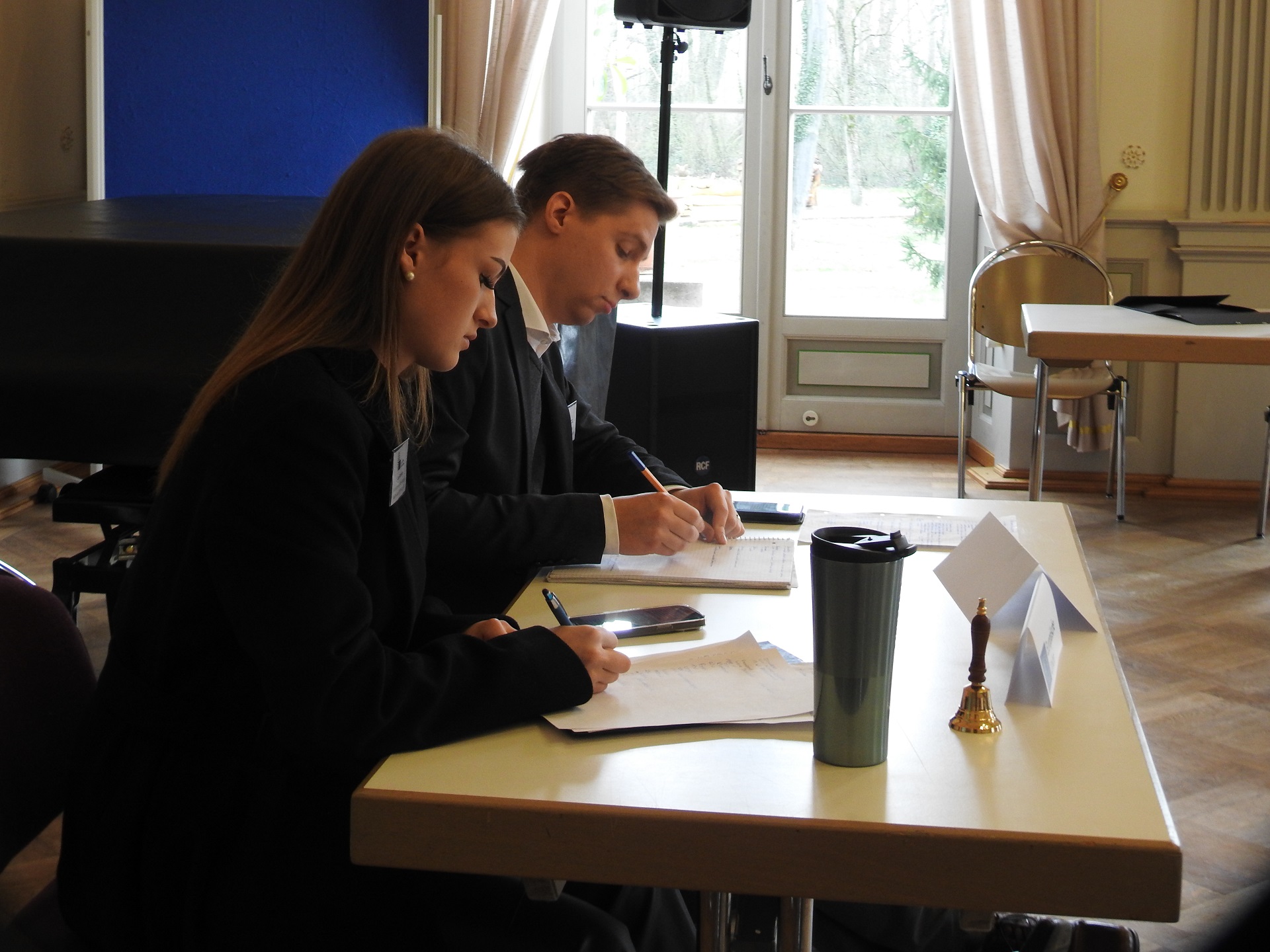 Gemeinsam Wege aus der Krise finden? – Simulation einer Sitzung des Außenministerrats der EU (Foto: Dr. G. Hoffmann)