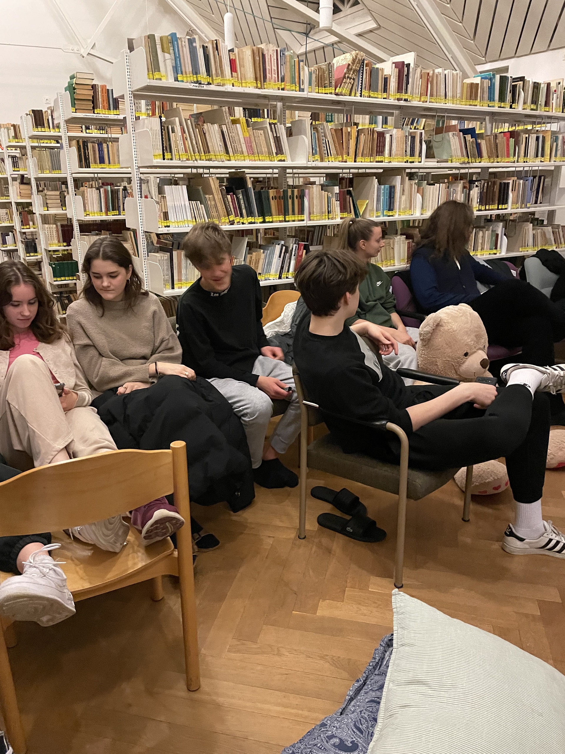 Katalikiško jaunimo grupės naktinės pamokos (Foto: D. Kriščiūnienė)