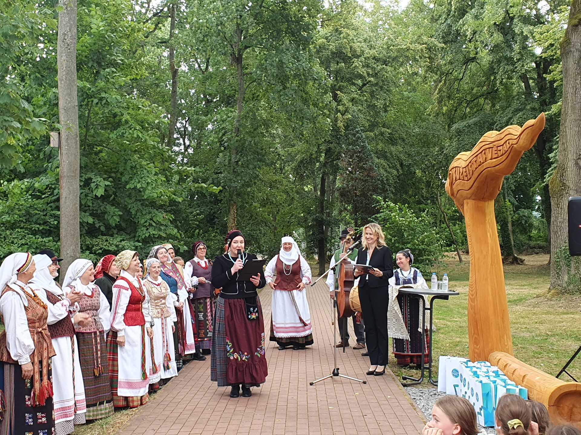 Iškilmingas skulptūrų alėjos atidarymas (Foto: A. Geibel)