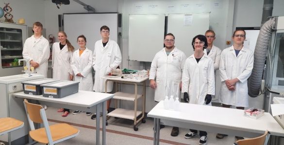 Projekt „Chemie-Versuche ausprobieren“ im Rahmen der Projekttage am Privaten Litauischen Gymnasium vom 17. – 20. Juli 2023