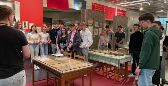 75 Jahre Grundgesetz – Exkursion der 11. Klasse nach Bonn ins Haus der Geschichte