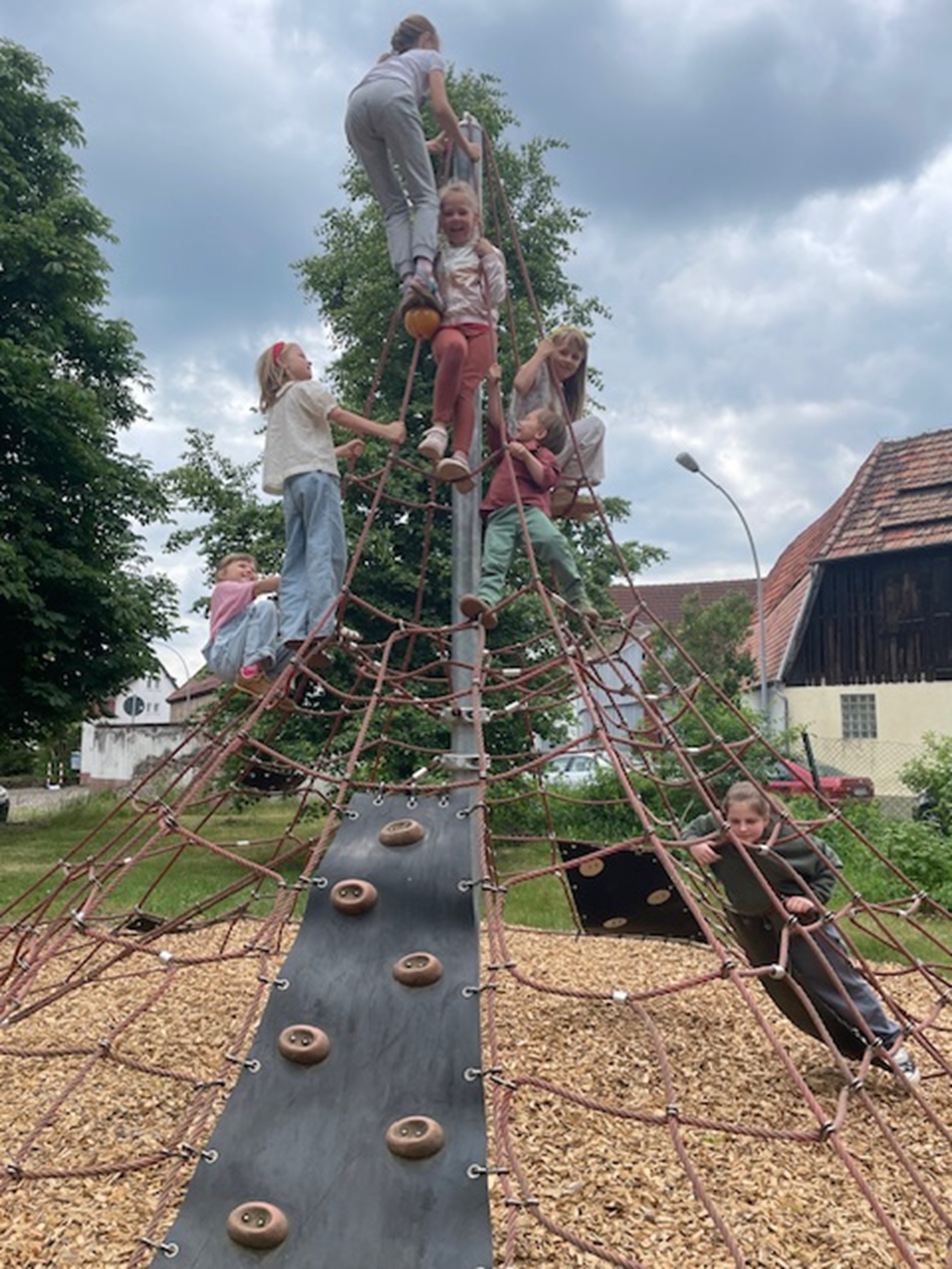 Šeštadieninės mokyklos mokslo metų pabaigos šventė (Foto: D. Kriščiūnienė)